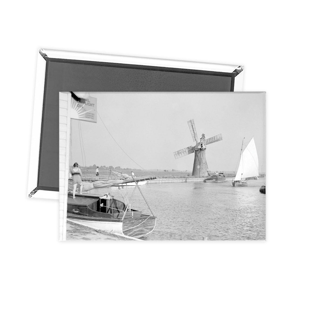 B&W Photo of Broads (boat in foreground) Fridge Magnet