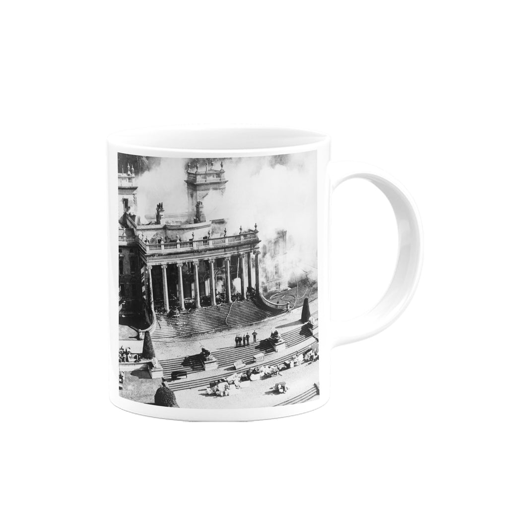 Building on fire, Black and White Mug